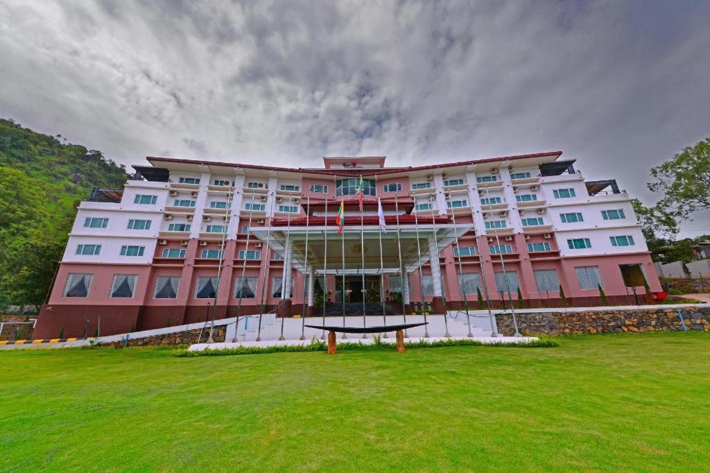 Royal Taunggyi Hotel Luaran gambar