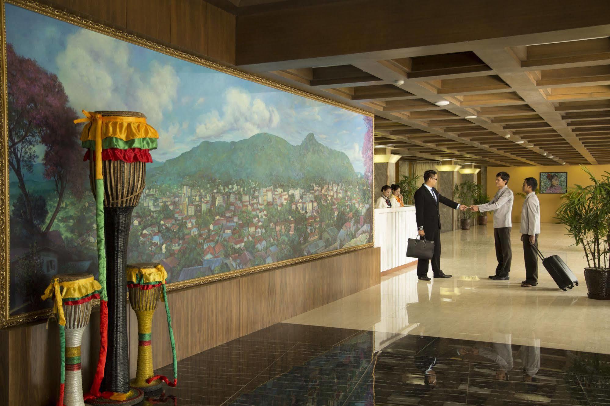 Royal Taunggyi Hotel Luaran gambar