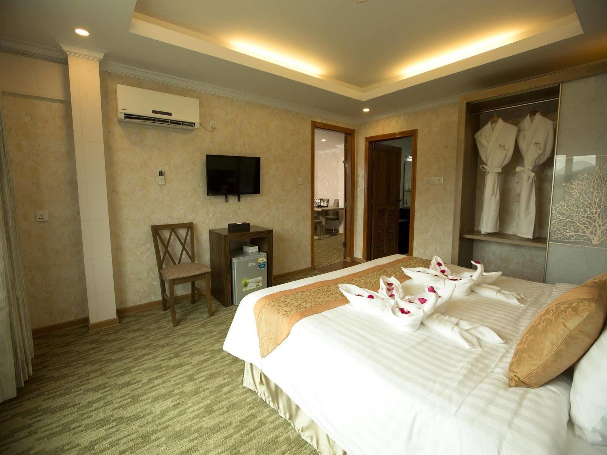 Royal Taunggyi Hotel Luaran gambar