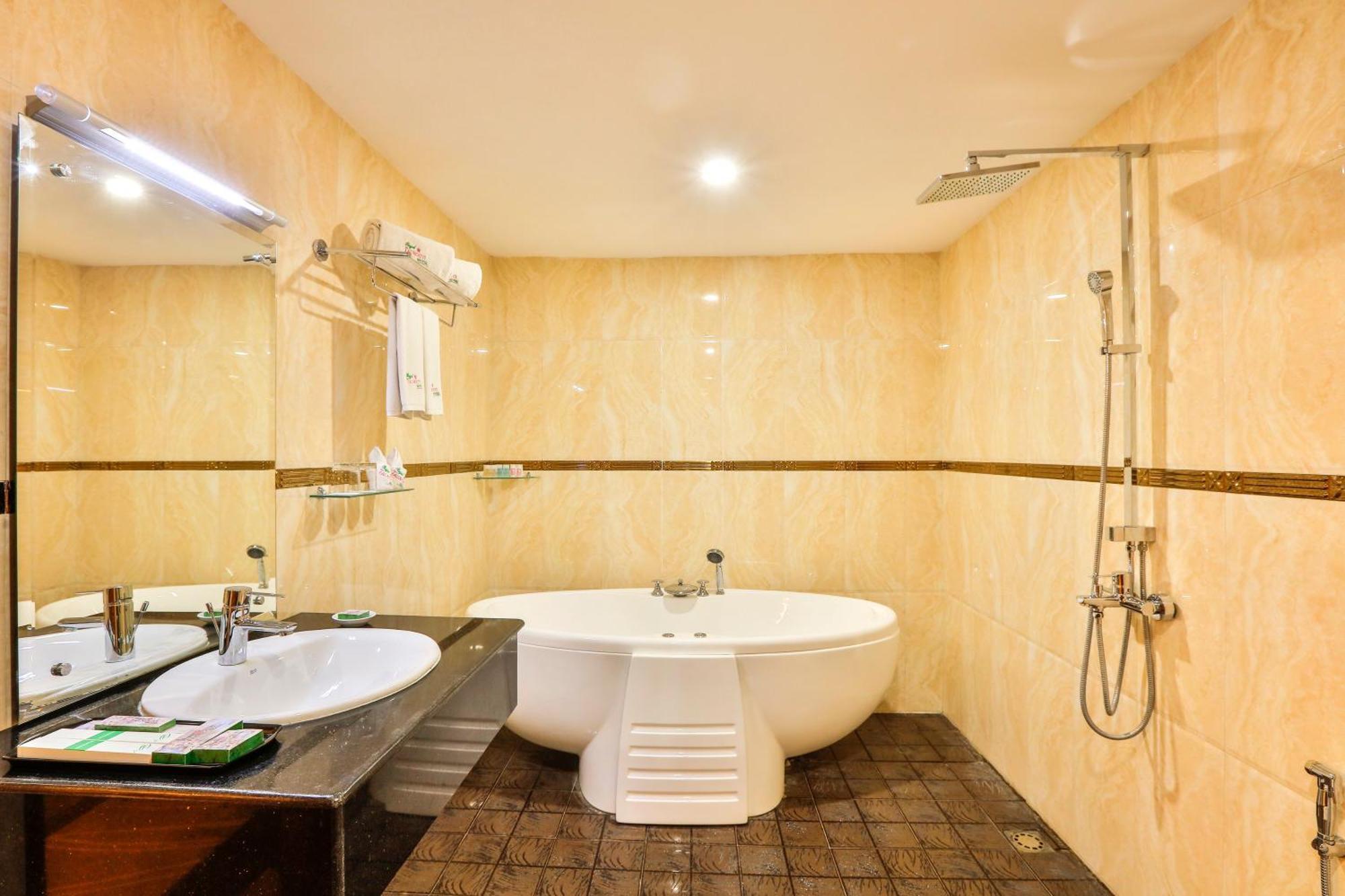 Royal Taunggyi Hotel Luaran gambar